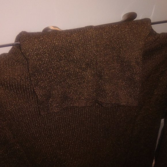 Copper Shimmer Turtleneck Sweater - Picture 4 of 4